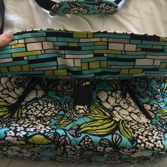 Vera Bradley messenger bag/backpack - Picture 2 of 5